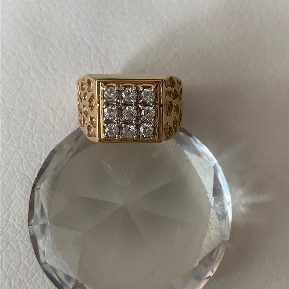 14k Yellow Gold Diamond ring ~ Size 9 - Picture 1 of 8